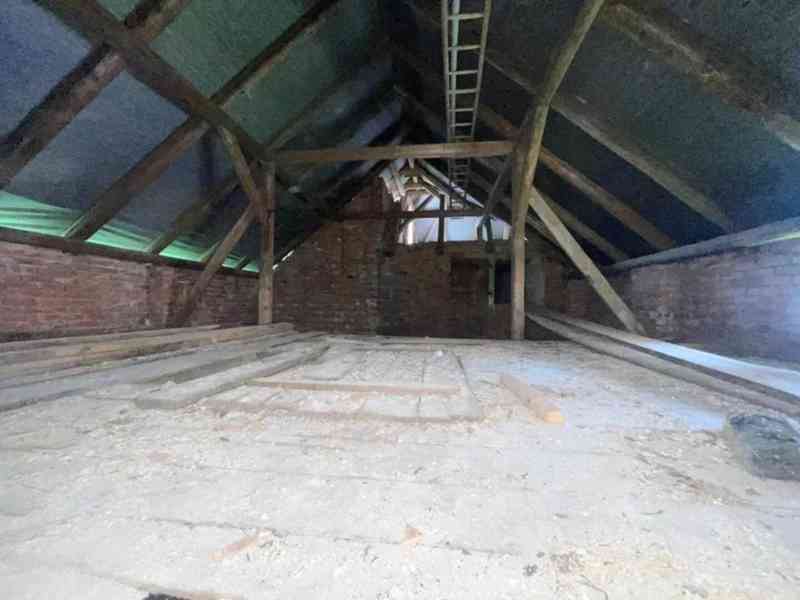 Prodej rodinného domu před rekonstrukcí v Kravařích,  s poze - foto 18