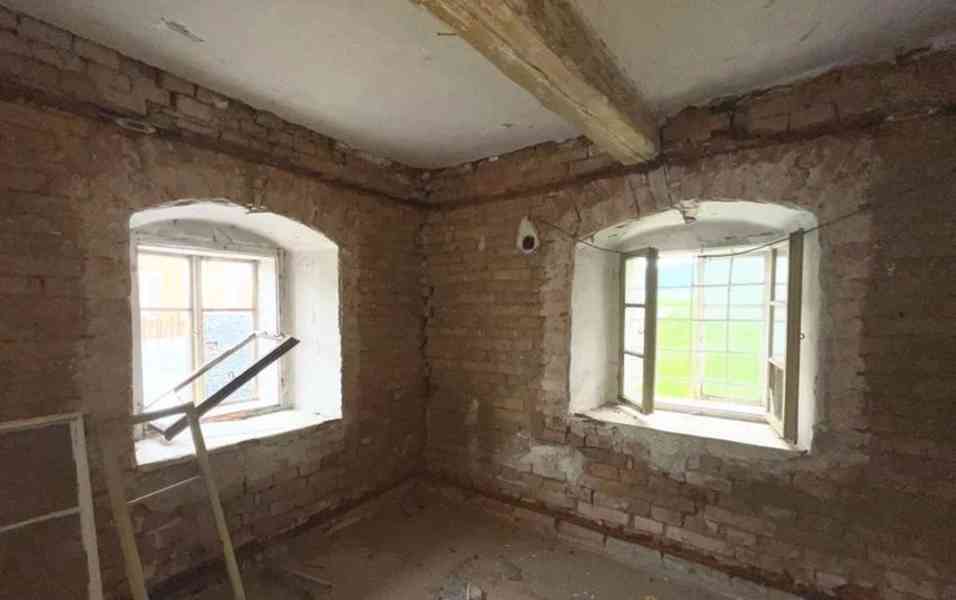 Prodej rodinného domu před rekonstrukcí v Kravařích,  s poze - foto 10