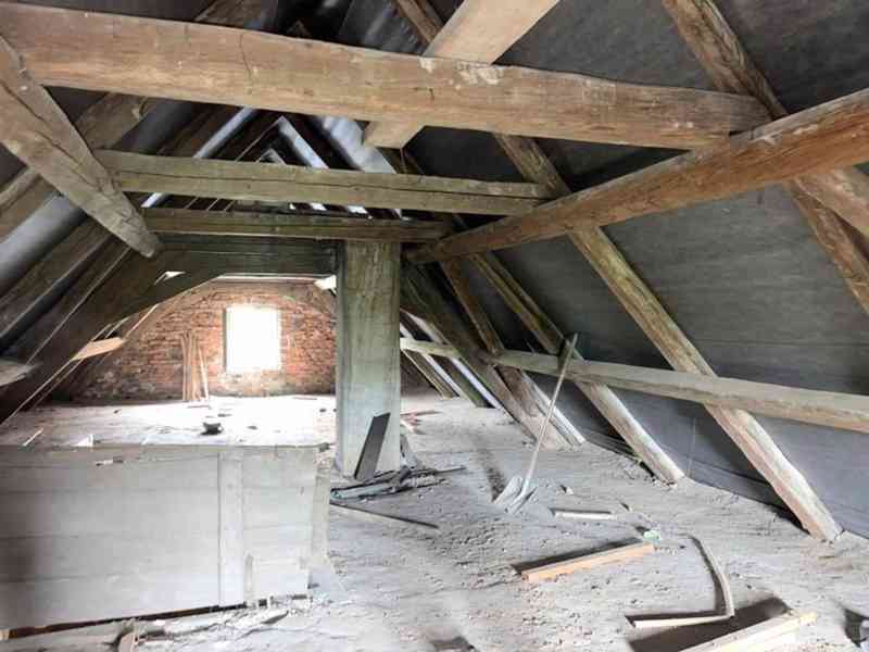 Prodej rodinného domu před rekonstrukcí v Kravařích,  s poze - foto 24