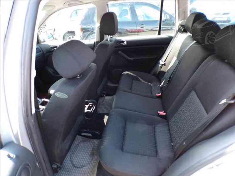 Volkswagen Golf 1,6 16V-HNED ODJÍŽDÍTE - foto 9
