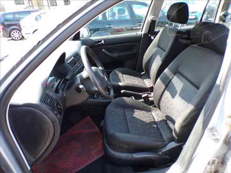Volkswagen Golf 1,6 16V-HNED ODJÍŽDÍTE - foto 8