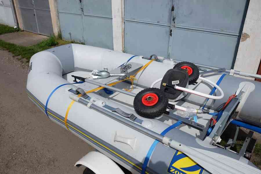 Zodiac, Tohatsu 5Hp, přívěs - foto 3