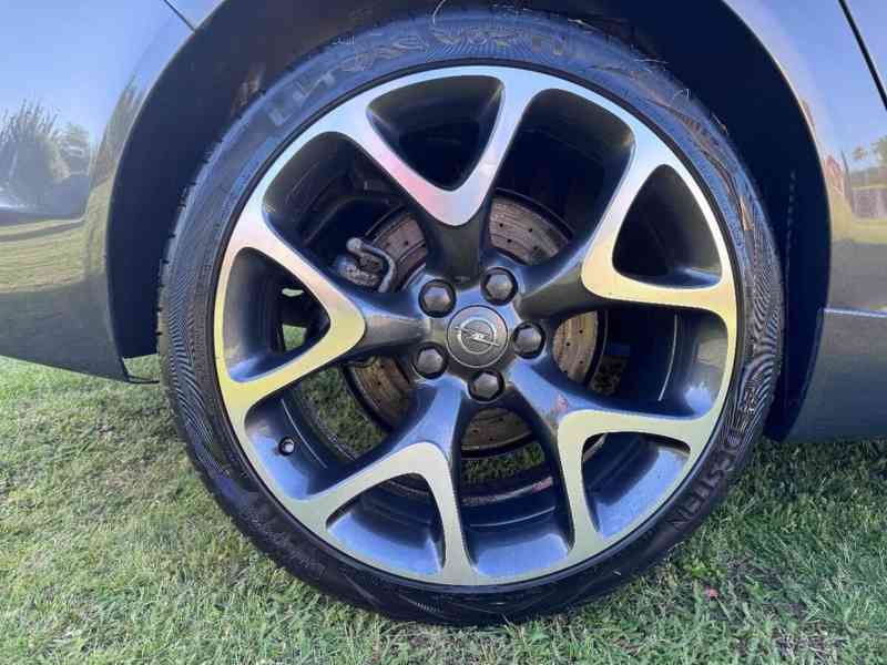 Opel Insignia 2,8   OPC - foto 12