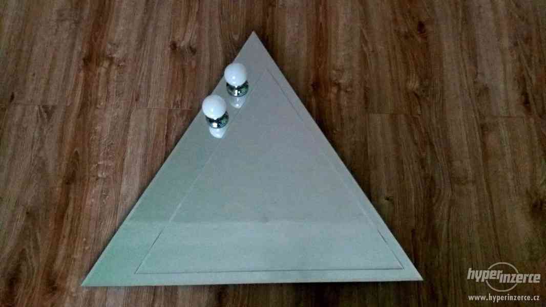 Prodám zrcadlo trojůhelníkového tvaru. - foto 1