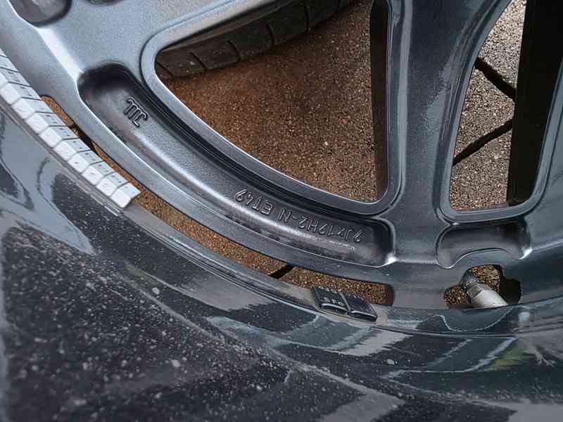 Letní sada Mercedes-Benz E53 AMG R19 - foto 9