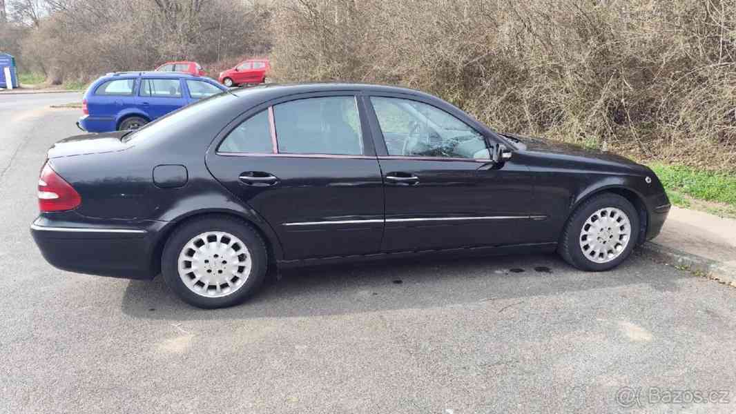 Mercedes-Benz Třídy E 2,0   NÁJEZD 178t KM | KOMFORTNÍ JÍZ - foto 5