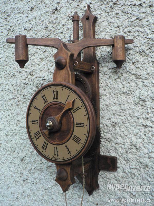 Dřevěné hodiny s lihýřovým regulátorem - foto 1