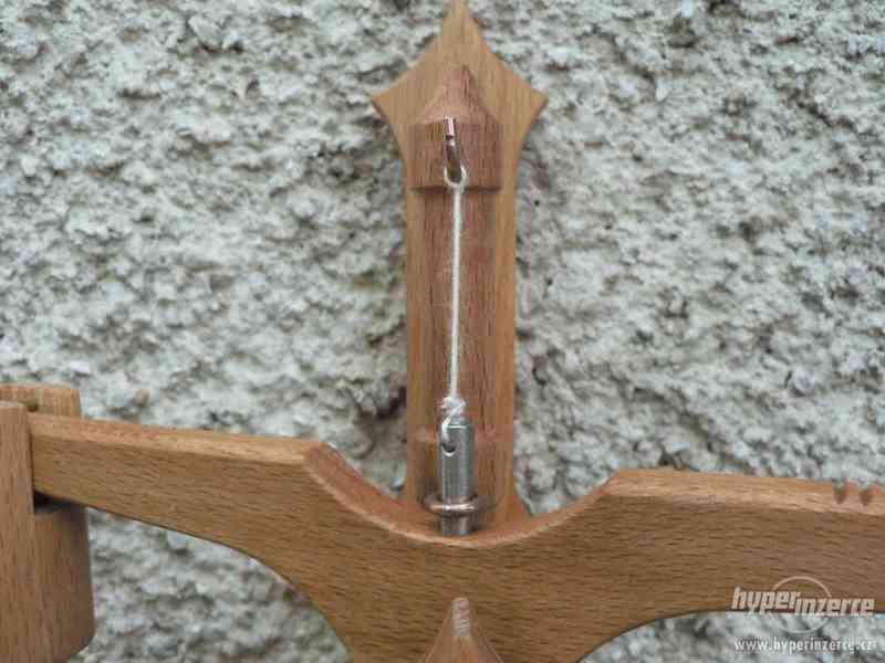 Dřevěné hodiny s lihýřovým regulátorem - foto 8
