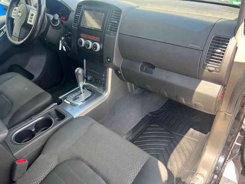 Nissan Pathfinder  2.5 dCi SE Aut. 140kw - foto 8