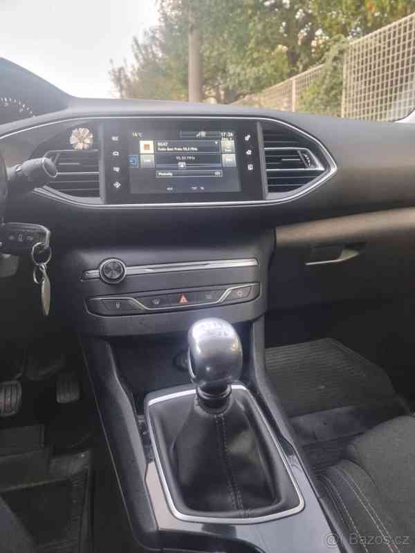 Peugeot 308 1,6   HDi - Prostor. kombi s bohatou - foto 13