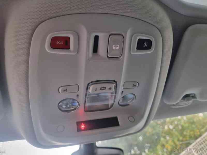 Peugeot 308 1,6   HDi - Prostor. kombi s bohatou - foto 10