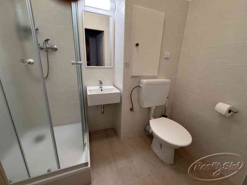 Pronájem byt 1+1 s lodžií – Náchod, ulice Pražská - foto 4