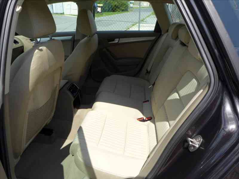 Audi A4 2,0 TDI 4x4 NAVI 1.MAJITEL - foto 6