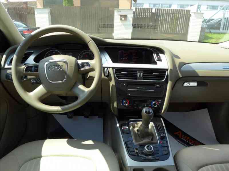 Audi A4 2,0 TDI 4x4 NAVI 1.MAJITEL - foto 7