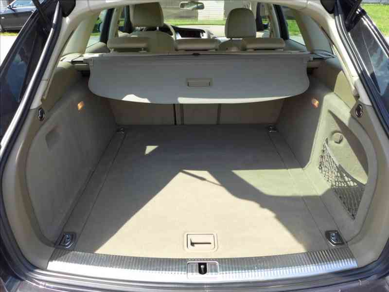 Audi A4 2,0 TDI 4x4 NAVI 1.MAJITEL - foto 8