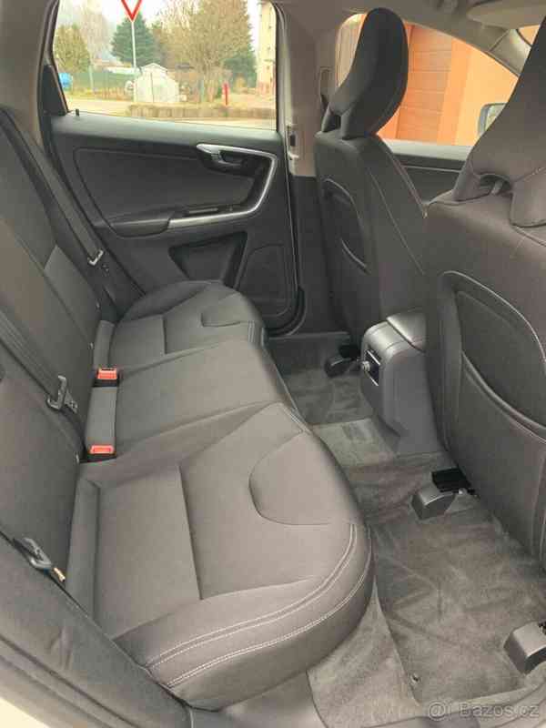 Volvo XC60 2,0 - foto 9