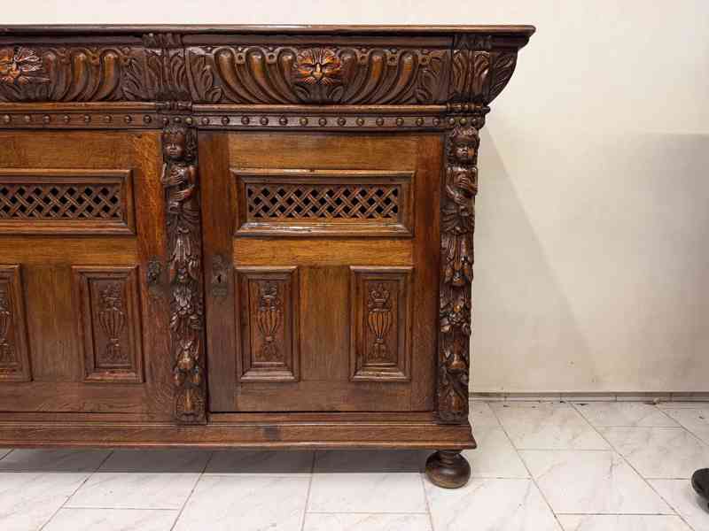 Starožitná neorenesanční skříň  - foto 4