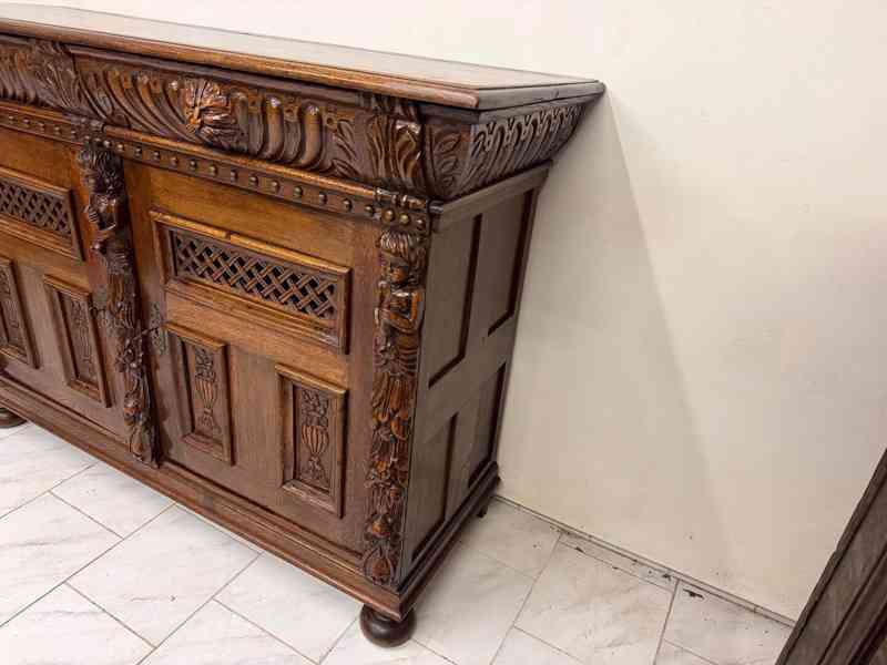 Starožitná neorenesanční skříň  - foto 5