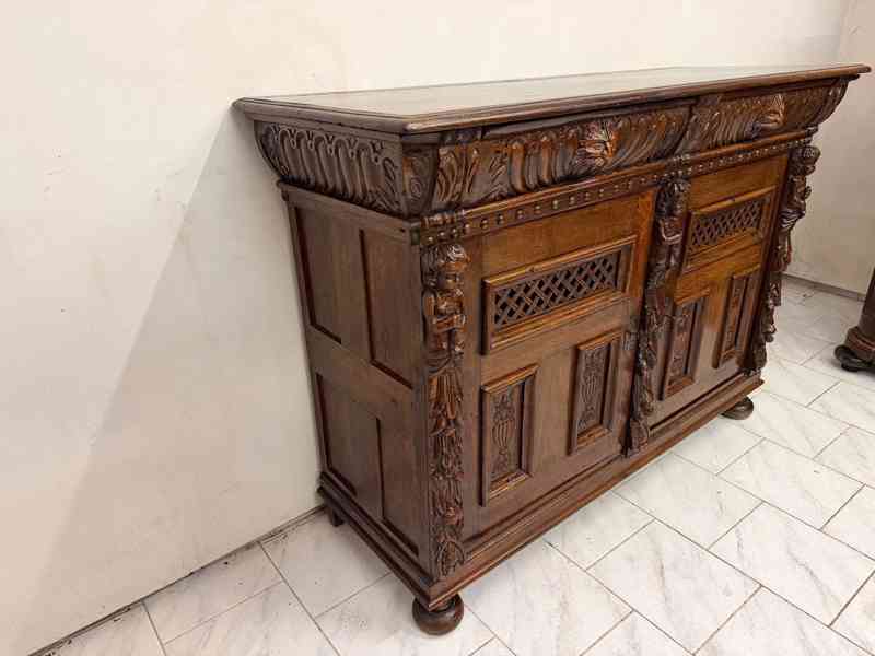 Starožitná neorenesanční skříň  - foto 6