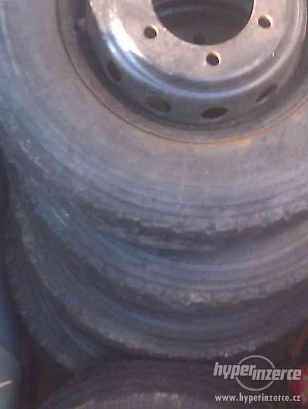 pneu na nákladní vozy - foto 3