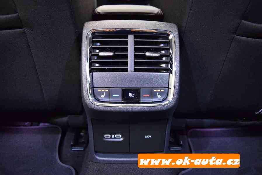Škoda Octavia 2.0 TDI STYLE PLUS MATRIX DSG 2021-DPH - foto 18