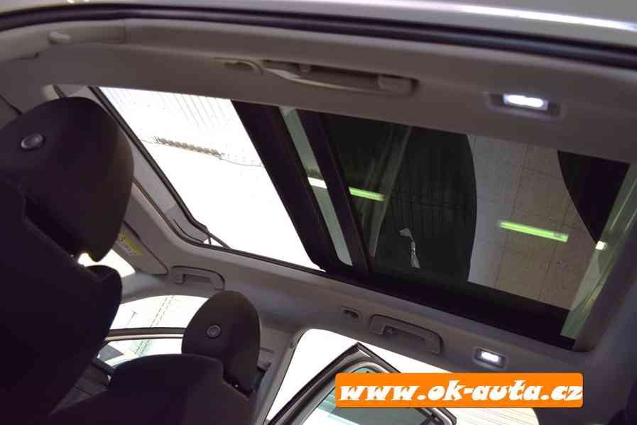Škoda Octavia 2.0 TDI STYLE PLUS MATRIX DSG 2021-DPH - foto 14