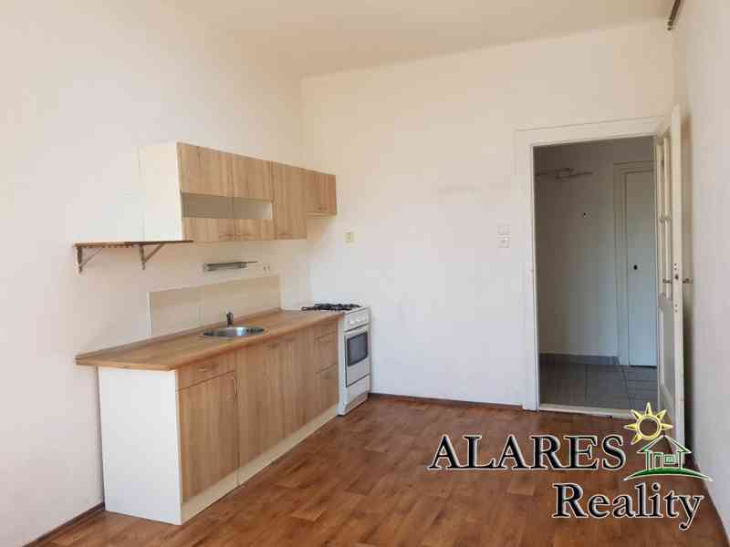 Byt 2+kk 55m2, ul.Přístavní, Praha 7 Holešovice - foto 2