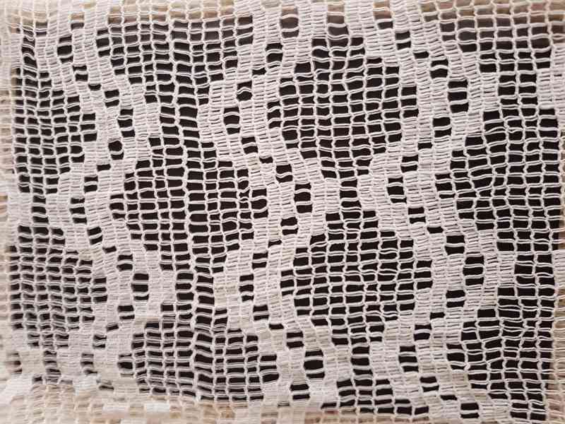 Starožitná ručně háčkovaná záclona 17 - foto 2