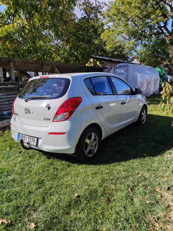 Prodej hyundai i20 + nové zimní pneu - foto 2