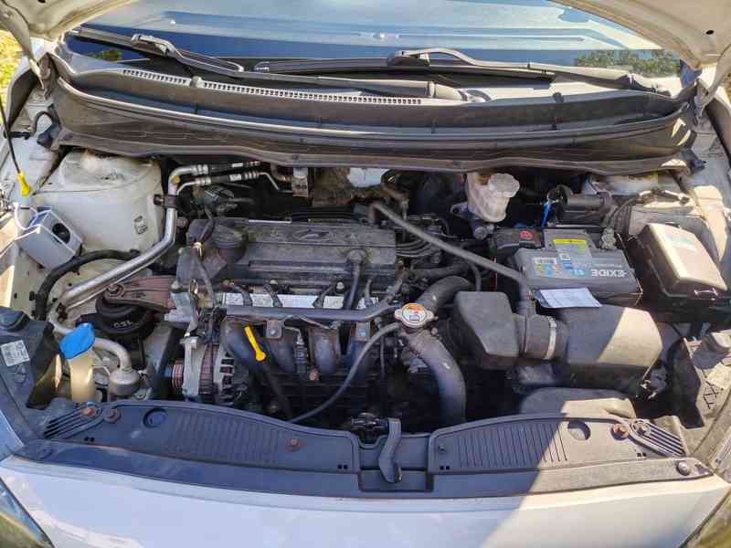 Prodej hyundai i20 + nové zimní pneu - foto 5