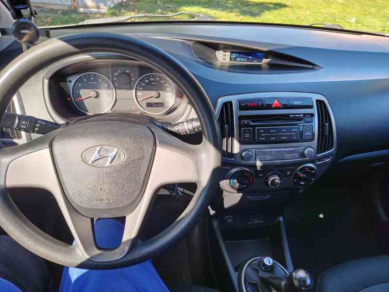 Prodej hyundai i20 + nové zimní pneu - foto 6