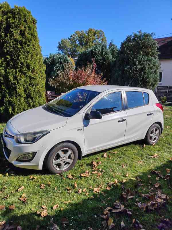 Prodej hyundai i20 + nové zimní pneu - foto 4