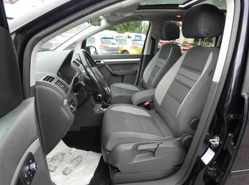Volkswagen Touran 2,0TDI Life DSG 103kw - foto 11
