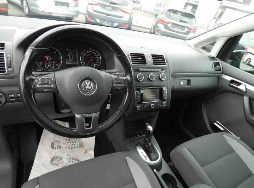 Volkswagen Touran 2,0TDI Life DSG 103kw - foto 9