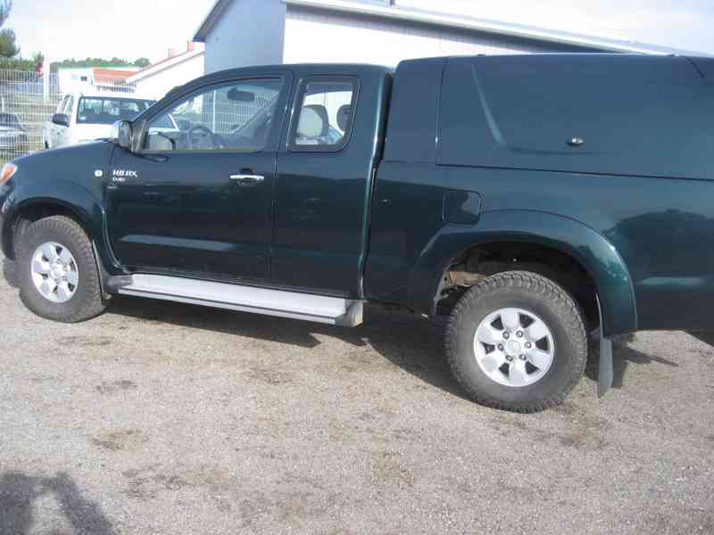 Toyota Hilux 2,5 D4D Extra Cab Sol 4x4 88kw - foto 1