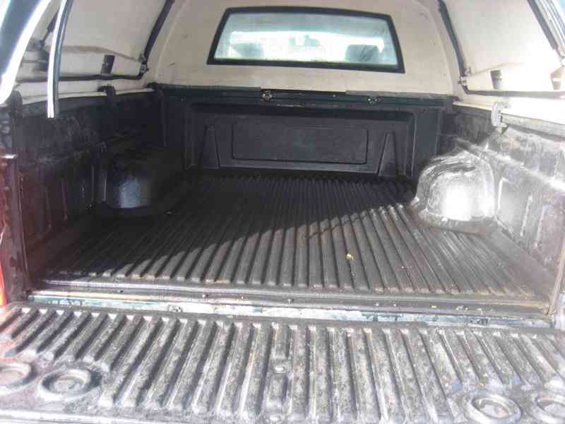 Toyota Hilux 2,5 D4D Extra Cab Sol 4x4 88kw - foto 13