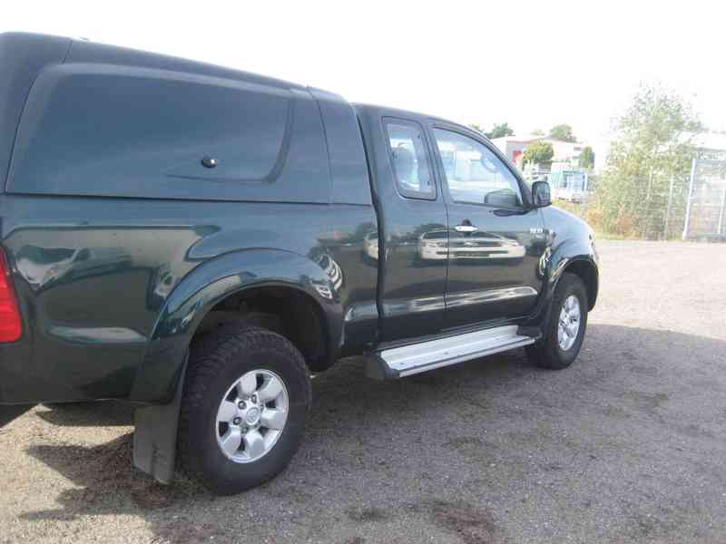 Toyota Hilux 2,5 D4D Extra Cab Sol 4x4 88kw - foto 4