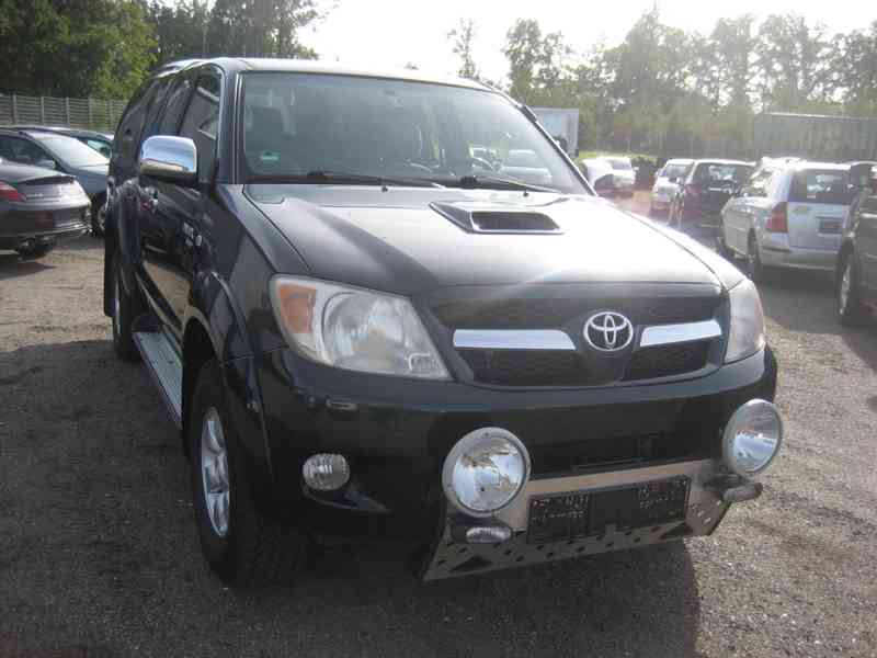 Toyota Hilux 2,5 D4D Extra Cab Sol 4x4 88kw - foto 12