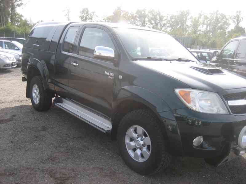 Toyota Hilux 2,5 D4D Extra Cab Sol 4x4 88kw - foto 7