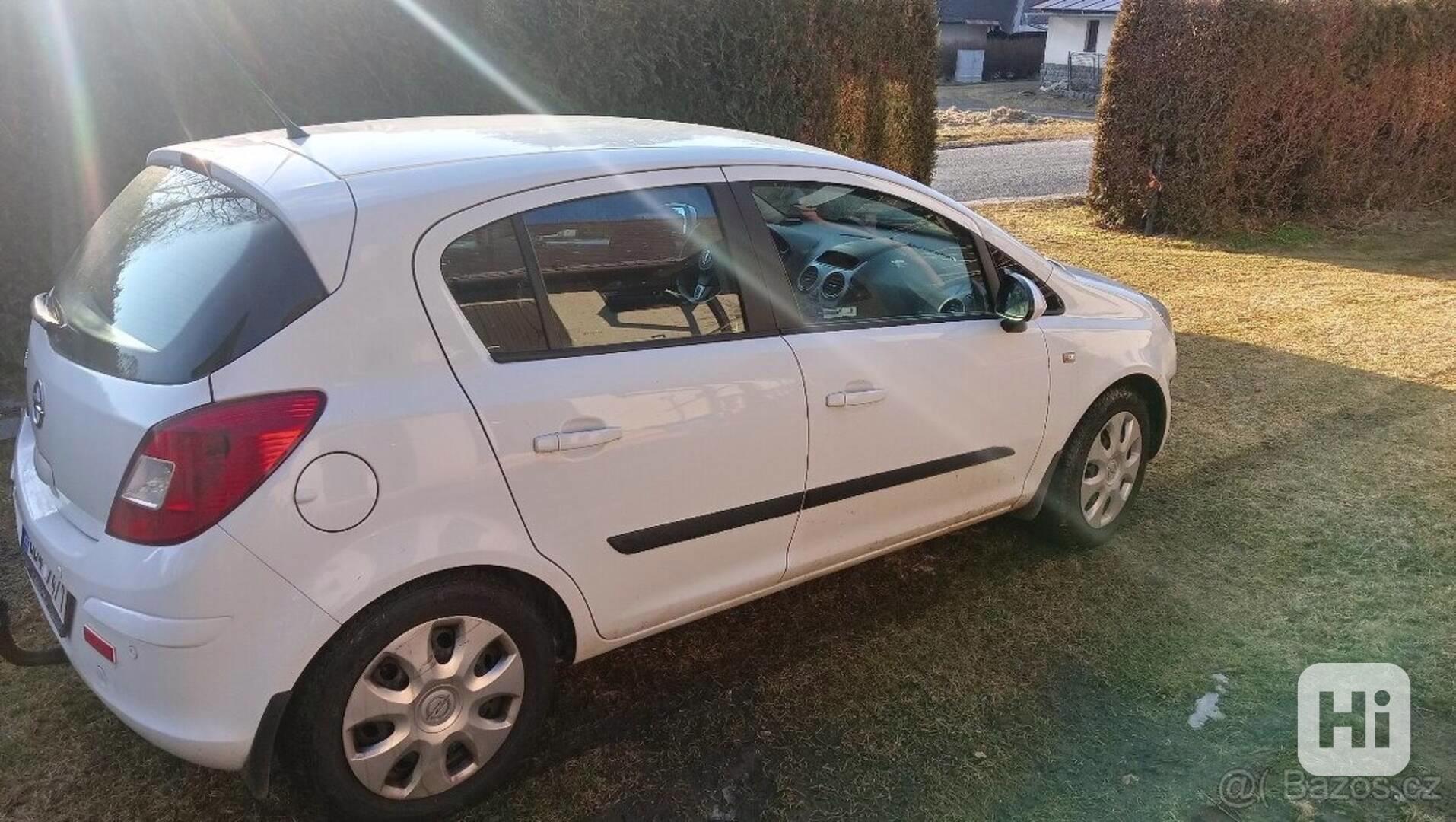 Opel Corsa 1,4   r.v. 2012, 96 000 km - foto 1