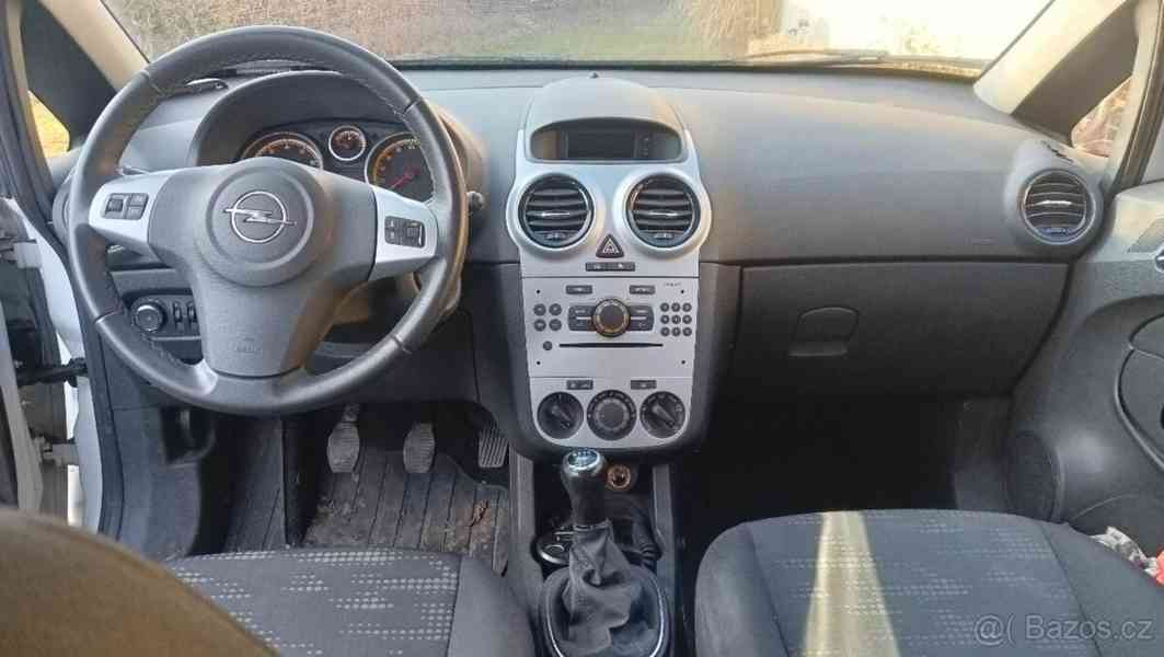 Opel Corsa 1,4 r.v. 2012, 96 000 km - foto 4