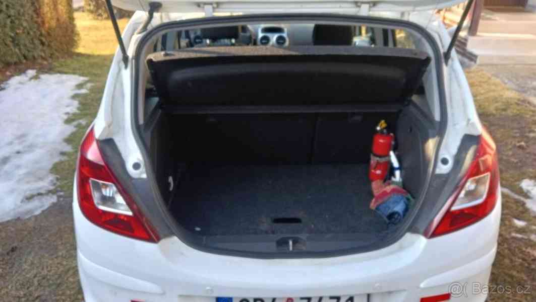Opel Corsa 1,4 r.v. 2012, 96 000 km - foto 2