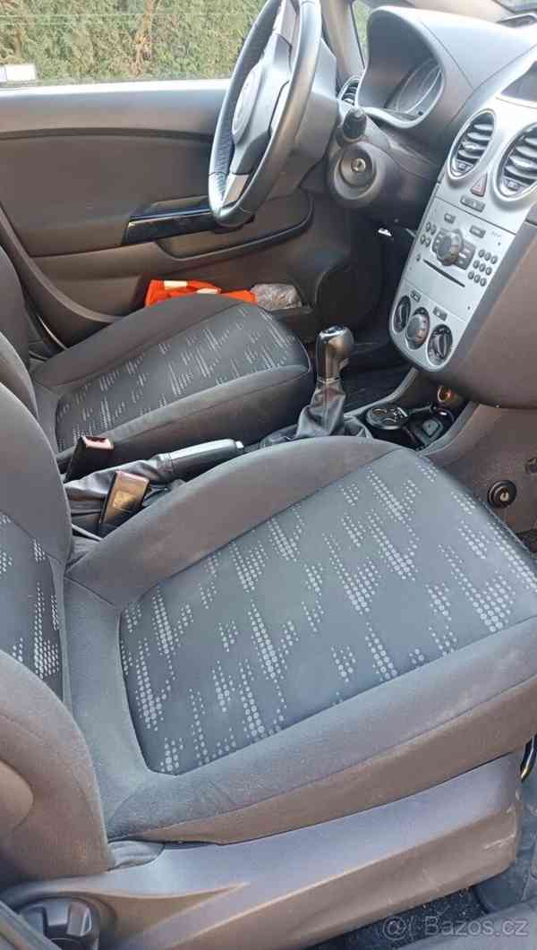 Opel Corsa 1,4 r.v. 2012, 96 000 km - foto 9