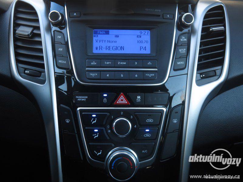 Hyundai i30 1.4, benzín, r.v. 2014 - foto 9