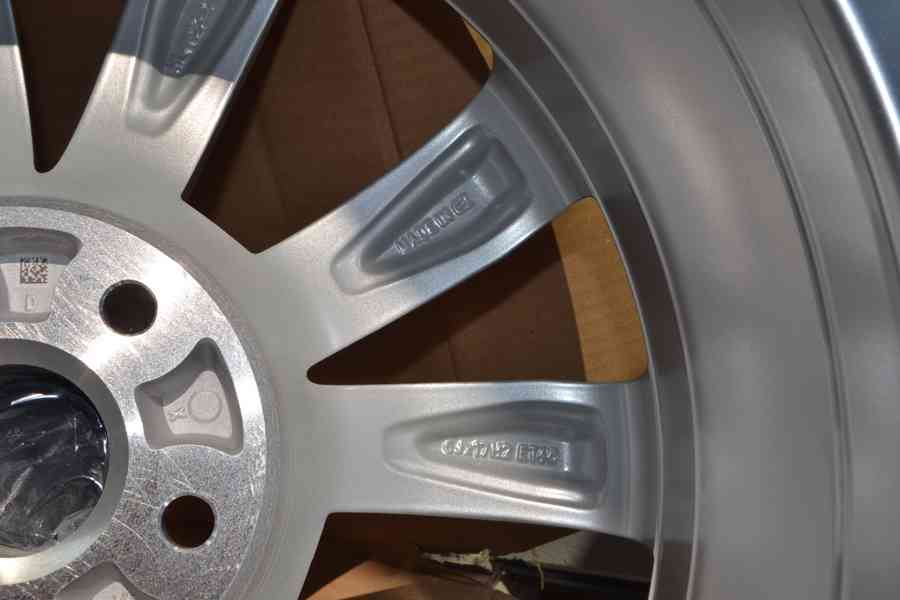 Škoda Octavia III – NOVÉ 17 orig.alu disky 6Jx17 ET48, 5x112 - foto 7