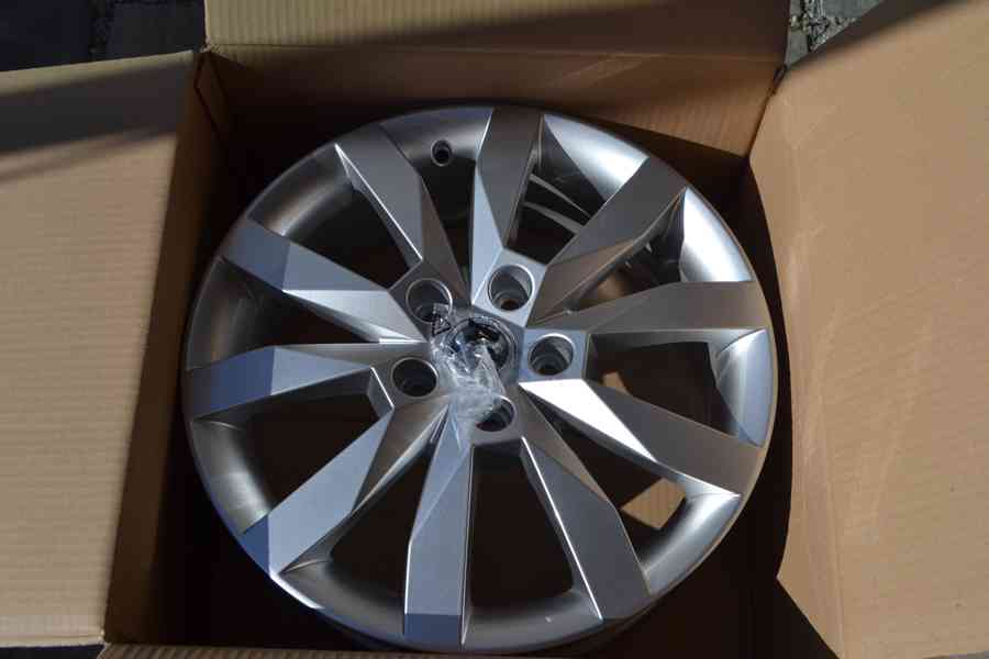 Škoda Octavia III – NOVÉ 17 orig.alu disky 6Jx17 ET48, 5x112 - foto 1