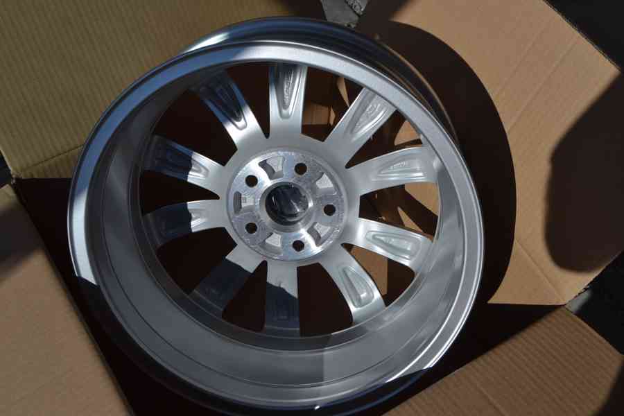 Škoda Octavia III – NOVÉ 17 orig.alu disky 6Jx17 ET48, 5x112 - foto 5