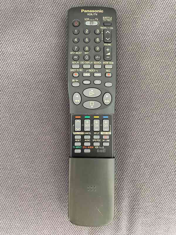 S-VHS-ET videorekordér Panasonic NV-HS820 - foto 7