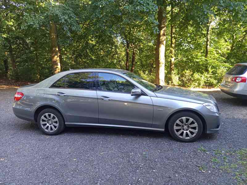 Mercedes E250 CDI  - foto 7