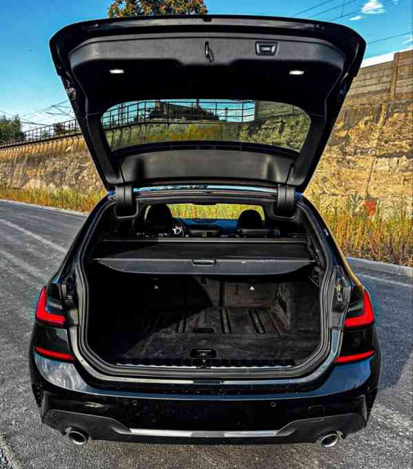 BMW Řada 3 2,0   320d xDrive Touring M Sport - foto 14